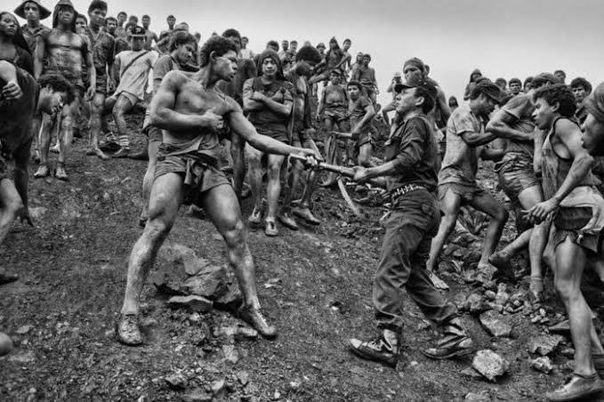 Morreu Sebastião Salgado, autor da foto mais foda que já vi.