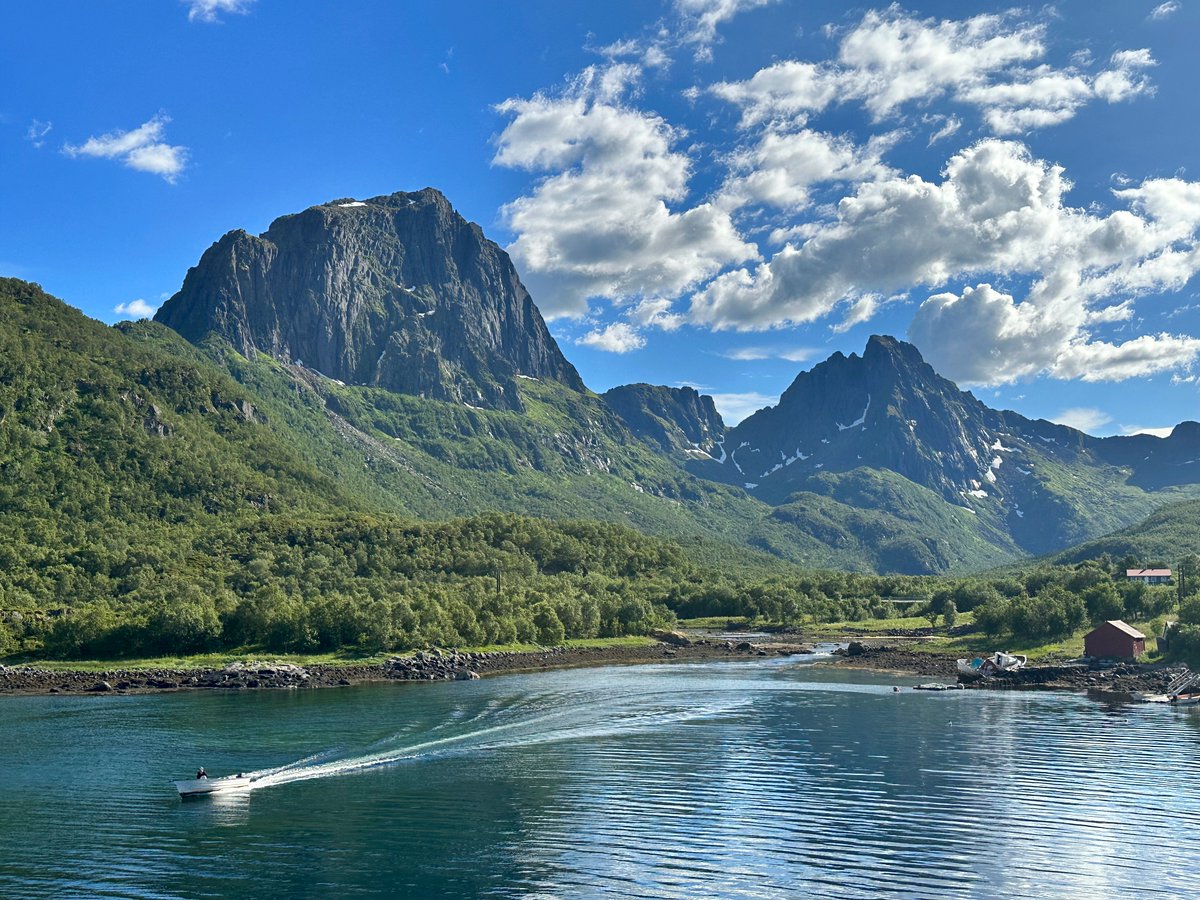 Simon Reeve tweet media