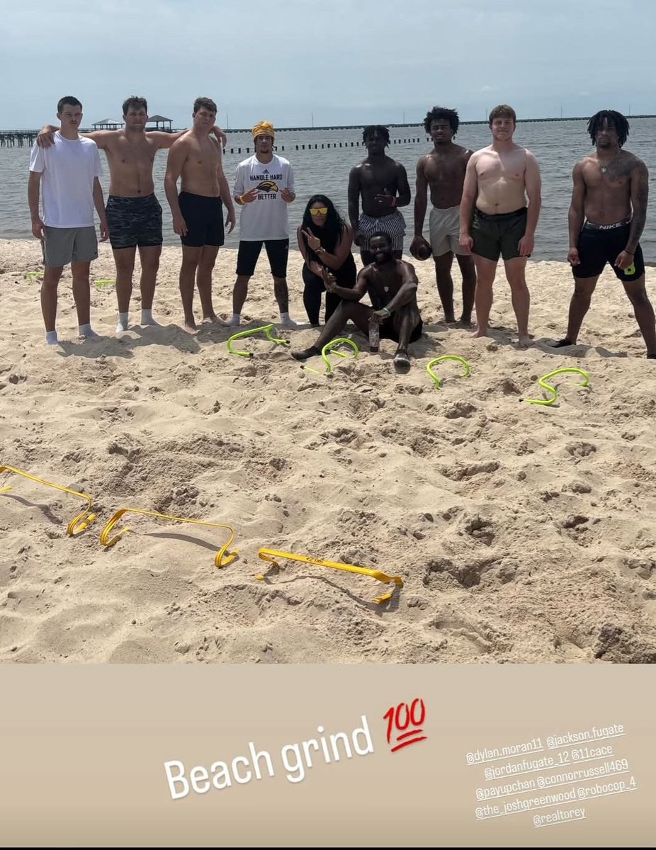 GinaRuss65 tweet media