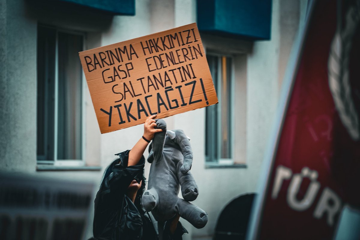 🔴 MSGSÜ'de yurt protestosu: "Kayyımdan rektör, yurttan kampüs olmaz"

“Bu üniversiteyi kazanmak için çok uğraştım, emek harcadım ama şimdi barınma hakkım yok ve ne yapacağımı bilmiyorum."

📹 Video Haber: <a href="/alidnc4/">Ali Dinç</a> 

bianet.org/haber/msgsu-de…