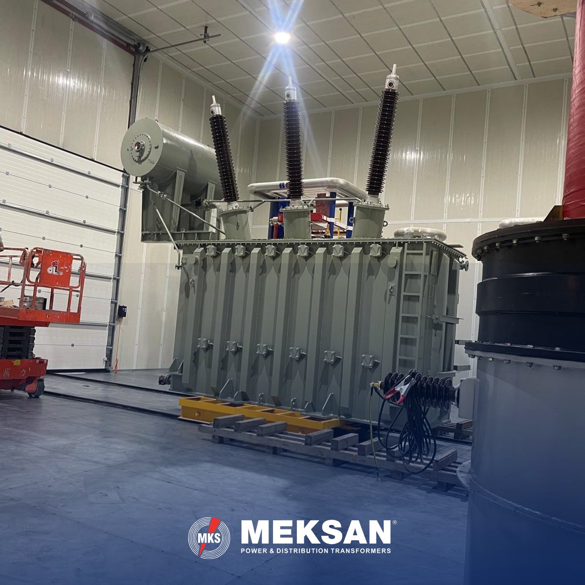 meksantrafo's tweet image. Üretimden Teste Kusursuz Bir Süreç!

16 MVA kapasiteli ve 132/11KV gerilim seviyesine sahip güç trafomuzun imalat ve fabrika kabul testlerini (FAT) başarıyla tamamladık!

#16MVA #Trafo #Transformator #Elektrik #Enerji #YüksekGerilim #Imalat #Test #FAT #Mühendislik