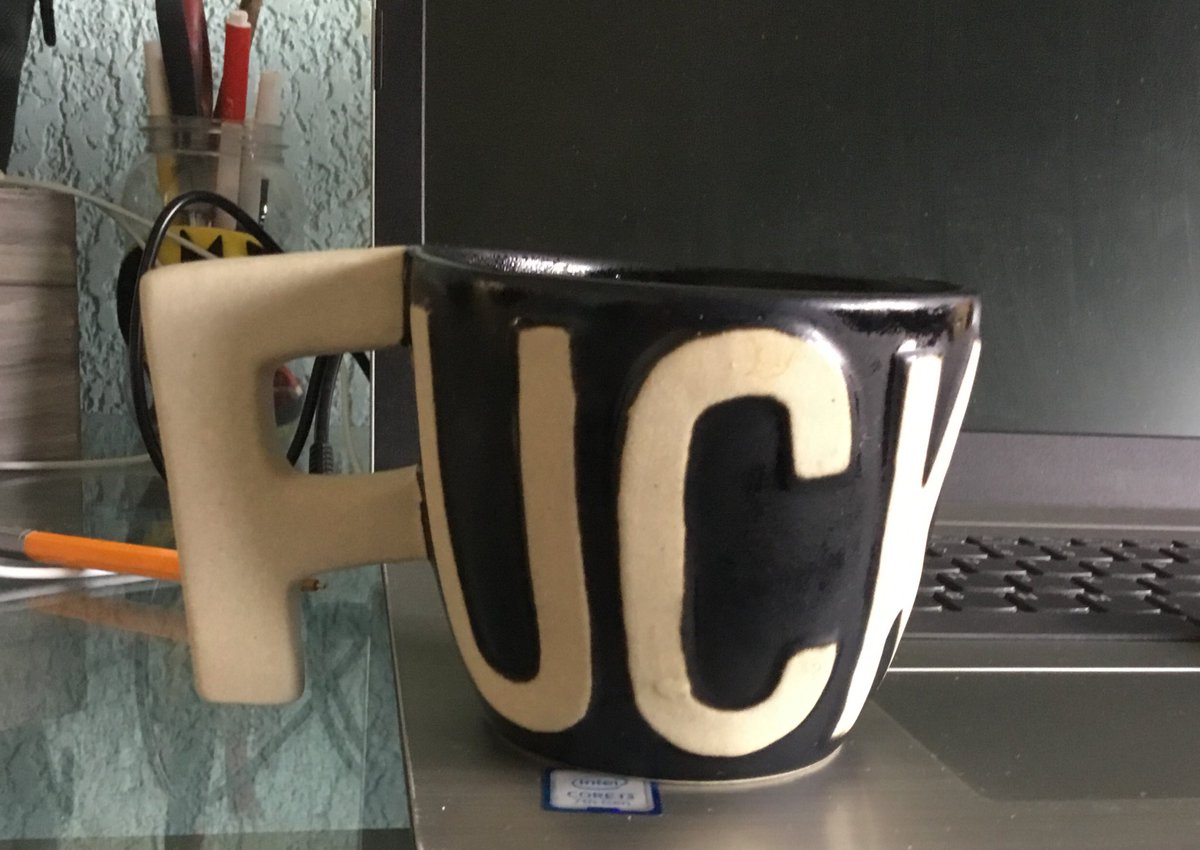 salvadorc87's tweet image. A los que se quejan de la música..se les hace una atenta invitación a tomarse un tecito o un cafecito…#ElMejorPoderoso