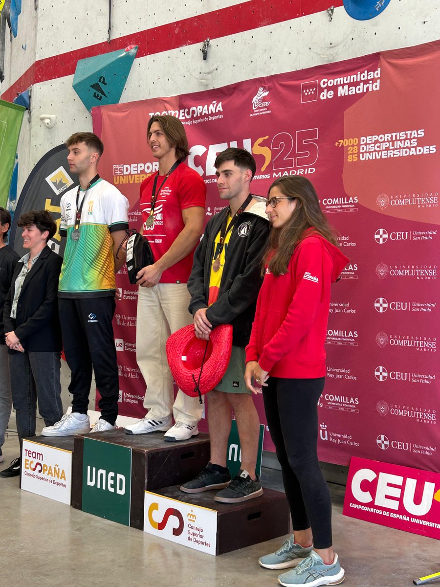 <a href="/ceusmadrid2025/">CEUS Madrid 2025</a> <a href="/UNEDMadrid/">UNED Madrid</a> <a href="/FJyD/">Fundación Jóvenes y Deporte 🅵🅹🆈🅳 💚🤍🖤</a> <a href="/jovendeportEXT/">Jóvenes y Deportes Extremadura</a> <a href="/fcd_uex/">F CC Deporte - UEx</a> <a href="/FEXME_oficial/">FEXME</a> <a href="/Ivan_H_Bermejo/">Iván Herrero Bermejo</a> <a href="/infouex/">UEx</a> <a href="/LuciaTinoco23/">Lucía Tinoco</a> <a href="/UExDivulga/">Cultura Científica UEx</a> <a href="/EPCC_Unex/">Escuela Politécnica CC</a> ¡AQUÍ ESTÁN! 
Dos días de competición y dos medallas.
El pódium del <a href="/ceusmadrid2025/">CEUS Madrid 2025</a> de escalada es EXTREMEÑO, es de la UNIVERSIDAD DE EXTREMADURA, de <a href="/infouex/">UEx</a> 
GRANDES LOS MEDALLISTAS Y GRANDES TOD@S LOS DEMAS INTEGRANTES QUE HAN AYUDADO DE LO LINDO.