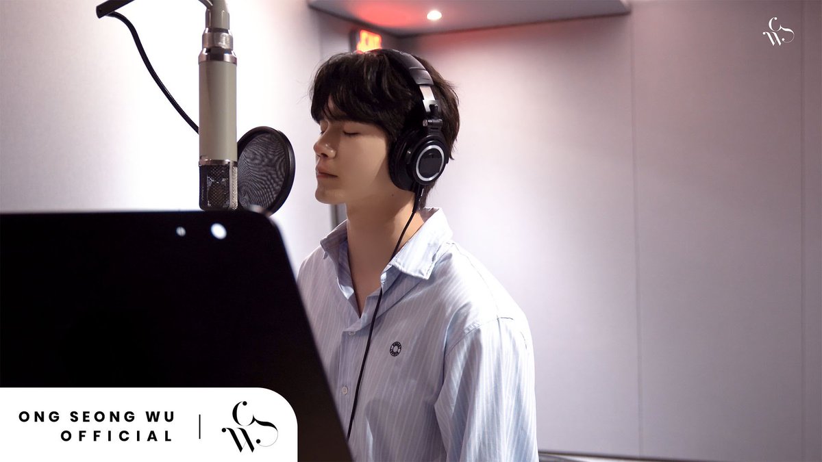 วันนั้นที่พี่องมาไลฟ์แล้วบอกว่าไปถ่ายอะไรมาบางอย่าง ก็เลยมาไลฟ์ชุดนี้ให้ดู แล้วบอกให้รอดูตอนปล่อยว่า ’อ่า ชุดนี้นี่เอง‘ ก็คือตั้งใจไปร้องเพลงเป็นของขวัญให้วีโรนี่เอง น่ารักจังเลย ㅠㅠ♡