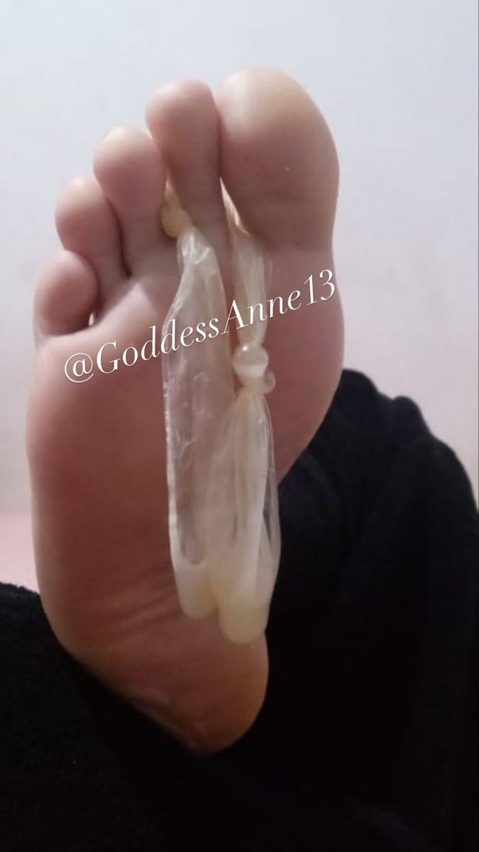 GoddessAnne13's tweet photo. Sexta dia oficial dos cornos que ficam em casa de gaiolinha aguardando o chicletinho preferido deles,até porque só assim para sentirem o gosto da buceta da dona e de qualquer buceta na vida até porque o que se dá para fazer com um pau negativo além de engaiolar? https://t.co/pLZ29T90rn