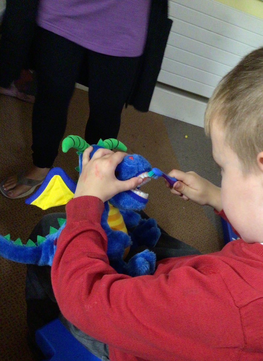sps_year_1's tweet photo. Lime Class enjoyed a Dental Talk today! https://t.co/MXl5BqUNM5