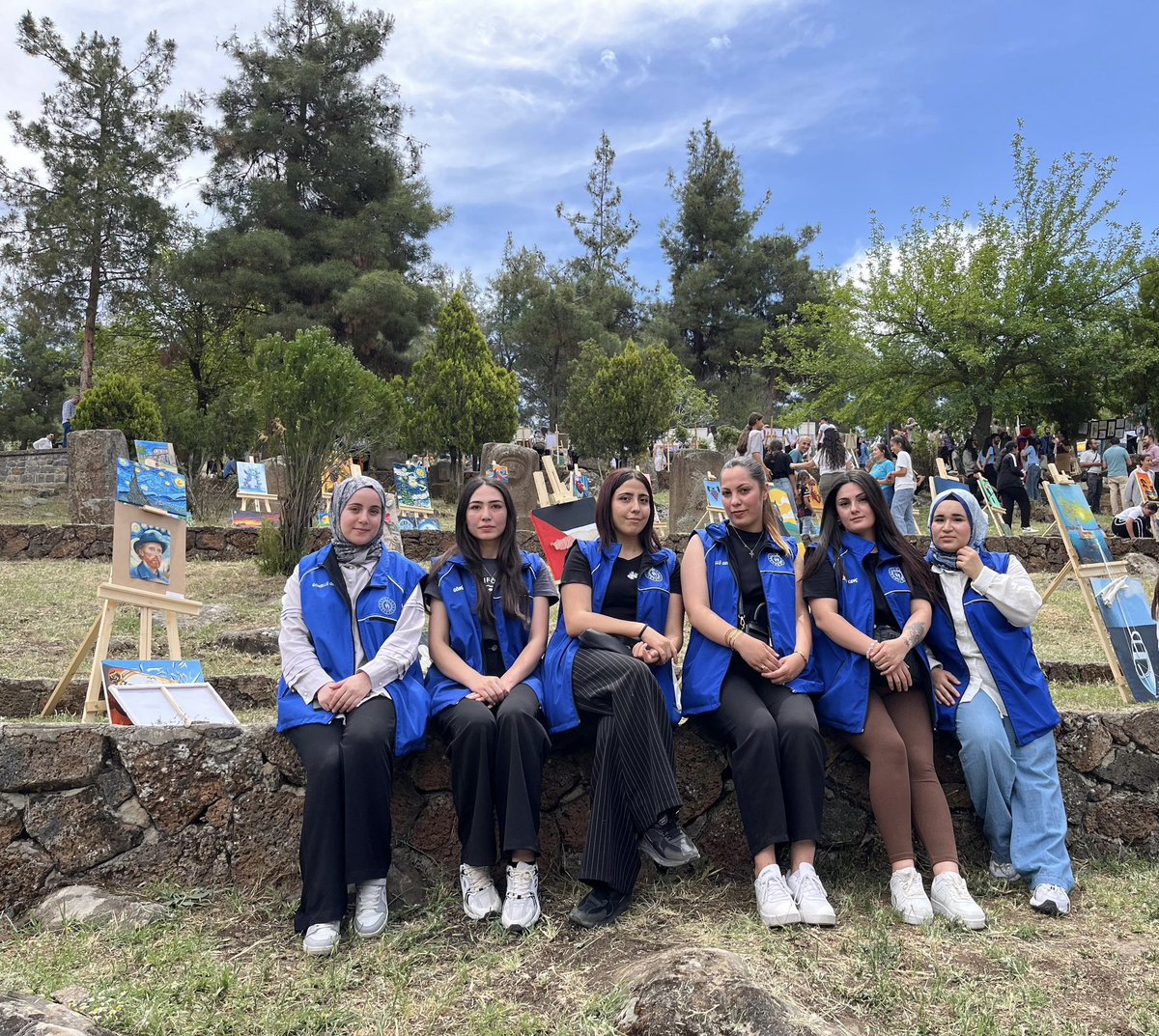 GaziantepKYGM's tweet photo. 🏡Ukkaşe Yurdu

Öğrencilerimiz, Yesemek Resim Festivali’nde çocuklarla bir araya gelerek eğlenceli etkinlikler yaptı.🎈🤗

@OA_BAK @gencliksporbak https://t.co/H3EhvY6f7k