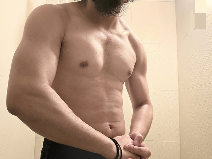 体調良くなってきたので筋トレ再開です。
また1からである。とほほ。 