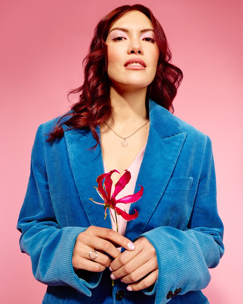Le soleil est de sortie 🌞 Après des mois de travail, Marianne alias <a href="/LittleBigWhale/">Marianne</a> fait ses grands débuts dans la musique en solo avec Un million de choses, son tout premier EP à écouter sur Spotify ➡️ spoti.fi/4jaoWQY