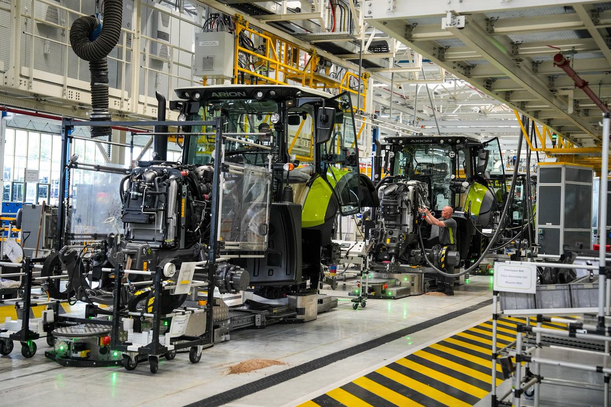 Laurent Saint-Martin (@laurentsmartin) on Twitter photo 📍 Au Mans avec <a href="/C_MORANCAIS/">Christelle MORANÇAIS</a> chez <a href="/CLAASFrance/">CLAAS France</a> 🇩🇪, leader 🇪🇺 du marché des machines agricoles.
En 🇫🇷 depuis 2003, Claas c’est :
🚜 11 500 tracteurs par an
🌍 75% à l’export dans + de 140 pays
Une entreprise implantée dans la Sarthe et qui va continuer à y investir ! 📍 Au Mans avec <a href="/C_MORANCAIS/">Christelle MORANÇAIS</a> chez <a href="/CLAASFrance/">CLAAS France</a> 🇩🇪, leader 🇪🇺 du marché des machines agricoles.
En 🇫🇷 depuis 2003, Claas c’est :
🚜 11 500 tracteurs par an
🌍 75% à l’export dans + de 140 pays
Une entreprise implantée dans la Sarthe et qui va continuer à y investir !
