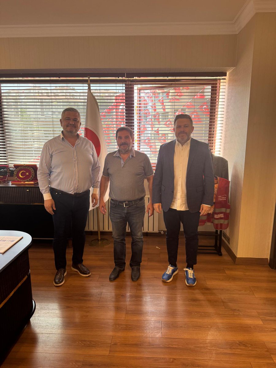 TemelGozubuyuk's tweet photo. Keçiören Belediyesinin kıymetli Başkan Yardımcıları dostum Atilla Zorlu ( @zorluatillaa ) ve Serkan Bedirhanoğlu ile hasbihal sonrası hatırası . 
Hoş sohbetleri için teşekkür ederim. https://t.co/YizEE2uMrR