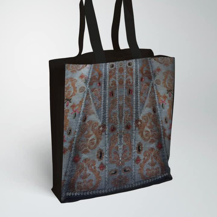 MNA_Bolivia's tweet photo. #MNA l El @MNA_Bolivia tiene el regalo ideal para el #DíaDeLaMadre💘
Tenemos bolsos 👜de diseños inspirados en #ArteColonial.
💲 Los precios oscilan entre 55 hasta 75 bolivianos.
En la Tienda del Museo también hallarás prendas de vestir, barbijos, tazas☕ cuadernillos📑 y más. https://t.co/Wf4M9QhEqA