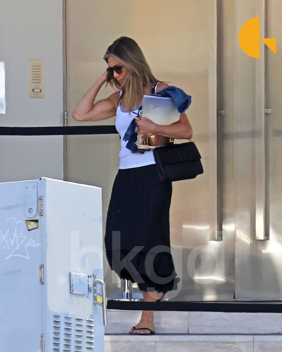 BackgridUS's tweet photo. Actress Jennifer Aniston was seen leaving an office building after her alleged stalker was found mentally incompetent to stand trial in Los Angeles. 

The stalker had been harassing Jennifer with a flood of voicemails, emails, and social media messages for two years before crashing his Chrysler PT Cruiser through the gate of her Bel Air home, causing major damage.

📷: @backgrid_usa
 
For licensing inquiries, please email us at usasales@backgrid.com

#backgrid