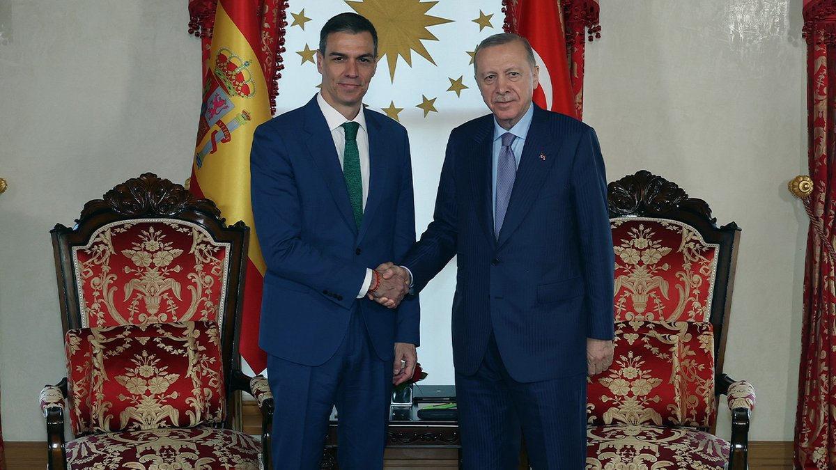 BirGun_Gazetesi's tweet photo. Erdoğan ile İspanya Başbakanı Pedro Sanchez Dolmabahçe'de bir araya geldi
https://t.co/DDs1qIm4n2 https://t.co/BF9IEEGHa4