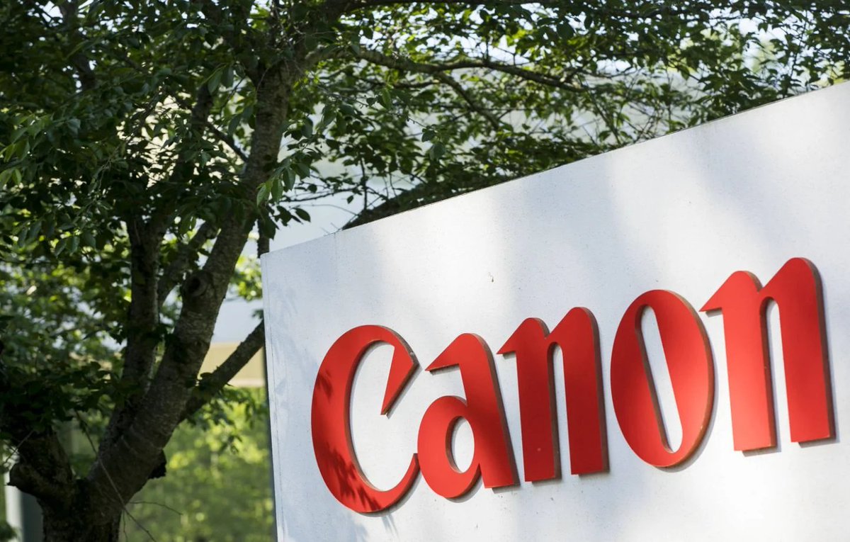 InvestInHerbe's tweet photo. 📸 Canon vient de publier ses résultats 2024 et du T1 2025.
Spoiler : les ventes explosent… mais les bénéfices s’effondrent.
Voici ce que ça révèle vraiment sur la stratégie du géant japonais 🧵 https://t.co/12Wv4t7XBM