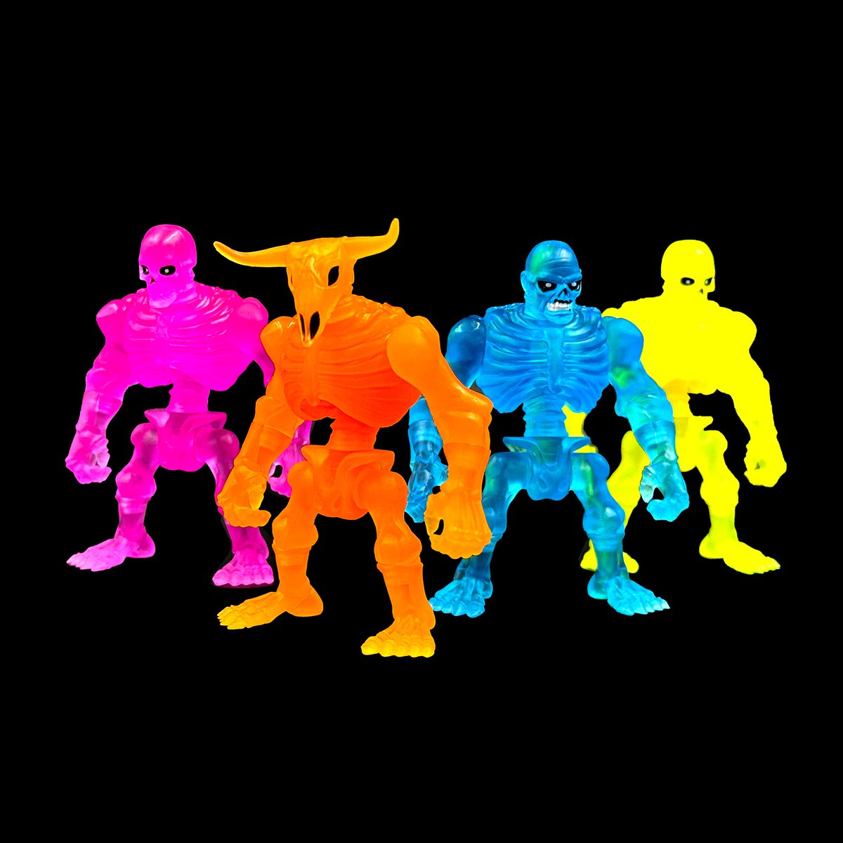 RocomToys's tweet photo. New drop at 10am PT https://t.co/JzhVOTD0uk https://t.co/eqOCSohK1x