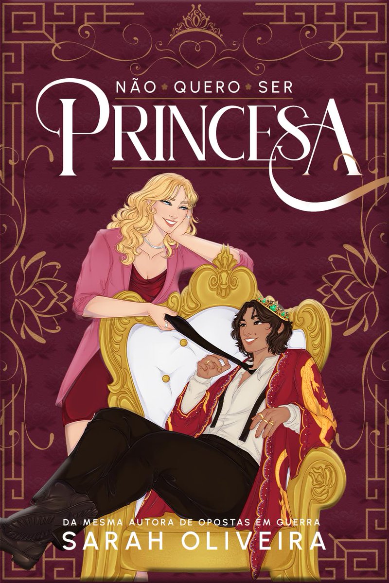 maristalendo's tweet image. ✨️Lançamento🏳️‍🌈

📕 Não Quero Ser Princesa da @saraholautora
🔗amzn.to/3HavIJa

👩‍❤️‍💋‍👩 Romance sáfico
💍 Noivado falso
❤️‍🔥 Slow burn
💞 Found family
🔥 Hots +18
🧠 Protagonismo autista

"Uma mistura do Diário da Princesa, Raya e o Último Dragão com toques de Vermelho Branco e…