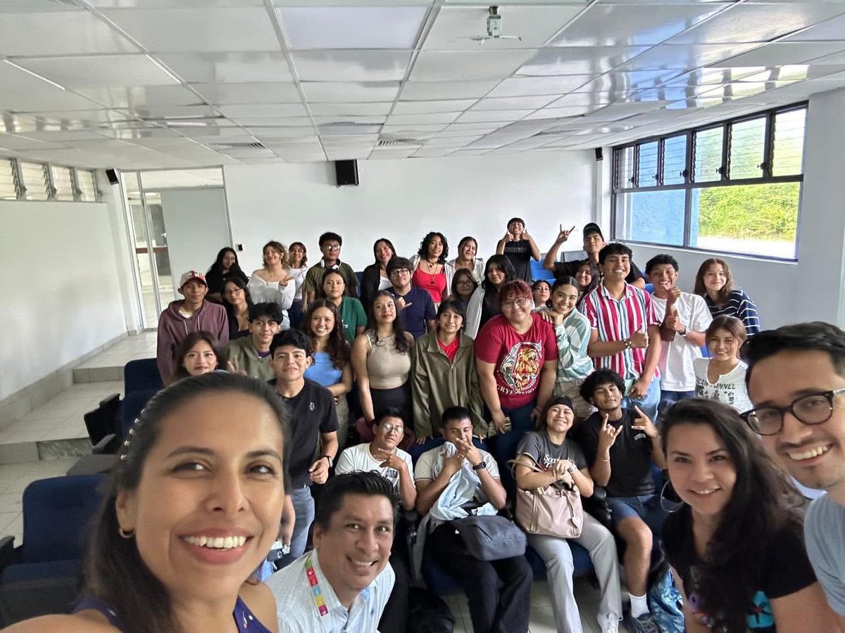 💥💥 Con entusiasmo socializamos con la comunidad universitaria, la importancia de los mecanismos de participación ciudadana y  contar con una nueva ley en Quintana Roo.