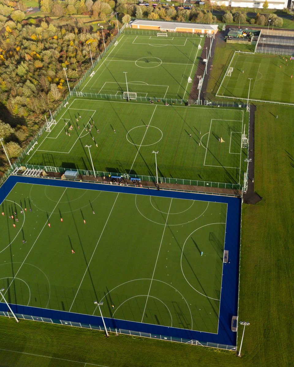 🏉 Enjoy sport or want to try something new? At #Herts our outdoor pitches at the Sports Village are available to hire and give you the perfect excuse to soak up that afternoon sunshine after class. There are a range to choose from: 
buff.ly/VAon8Lc