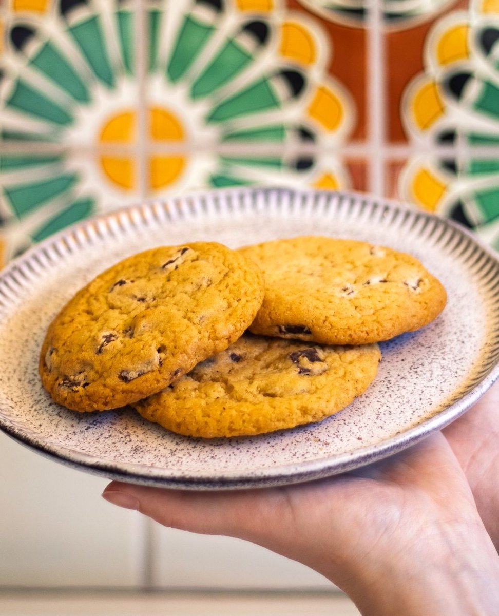 Chocolate. Chunk. Cookies.

The treat you deserve, from our kitchen to your belly!