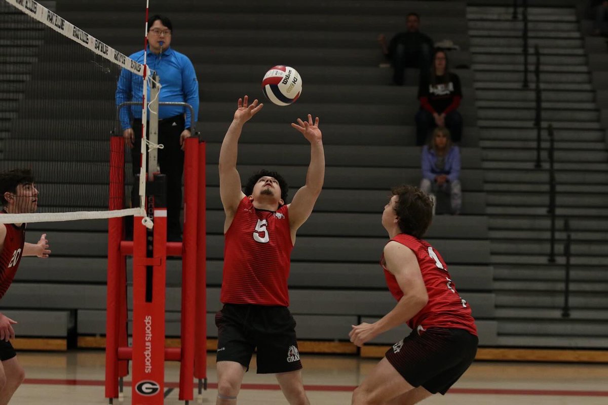 Regular season ✅
Next stop: Regionals 😈

Varsity is taking on Deerfield tomorrow at Vernon Hills High School. Cheer them on as they take the court at 2:30 PM!
