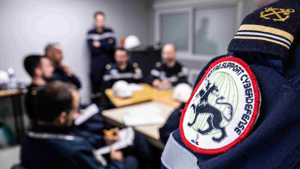 premar_ceclant's tweet photo. Toutes les emprises et unités militaires brestoises sur le pont cette semaine dans le cadre de #POLARIS25.
Dans tous les milieux et tous les champs #M2MC, les équipes étaient pleinement engagées pour cette phase de l'exercice consacrée à la protection de la rade de Brest. https://t.co/FfBKp8TQjK