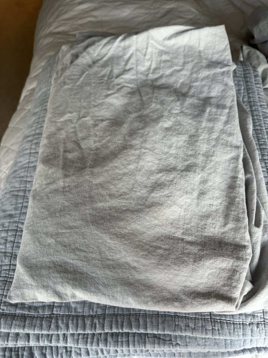 stlydanenjoyer's tweet photo. Just #folded this fitted sheet 
#HaggertyToState https://t.co/vUKiyc64SR