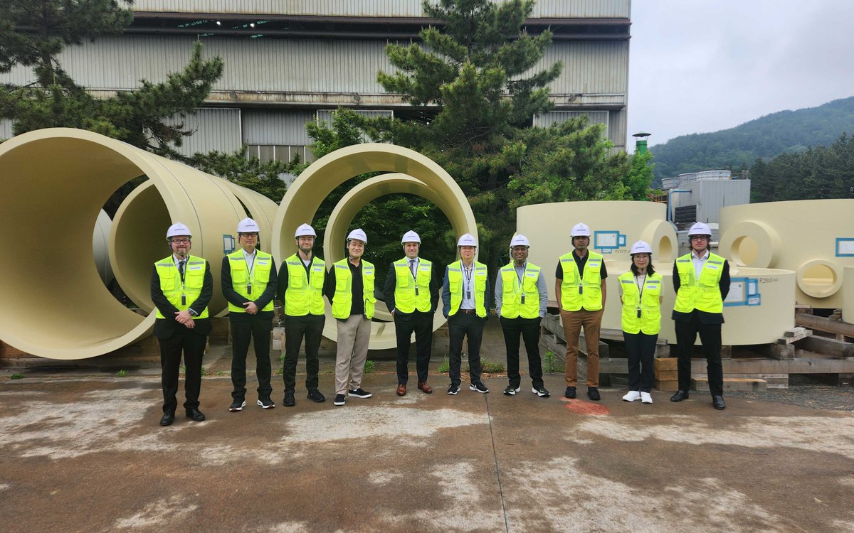 On May 15, a group of investors traveled from all around the world to South Korea to tour Doosan Enerbility’s manufacturing facilities to see firsthand the twelve NuScale Power Modules™ in production. The tour was followed by an in-depth meeting of all parties.