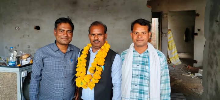 महापुरुषों के आशीर्वाद से बीएसपी सुप्रीमो एवं पूर्व मुख्यमंत्री उत्तर प्रदेश हम सब की नेता परम आदरणीय बहन कुमारी मायावती जी ने मुझे झांसी मंडल का मुख्य मंडल प्रभारी पुनः बनाया उसके लिए शुक्रिया करता हूं जय भीम