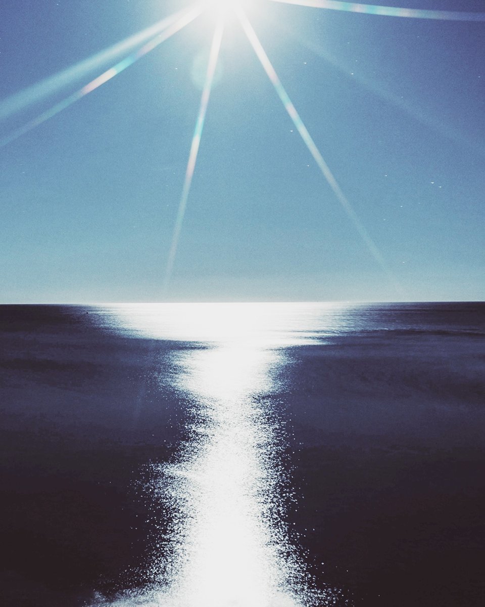 Timeless elegance, modern innovation.
In Paul &amp; Shark SS25, silk is redefined — noble, water-repellent, and crafted through four generations of Italian expertise. Heritage meets technology in a seamless blend of style and function.
Explore: bit.ly/4mjmQRC

#paulandshark