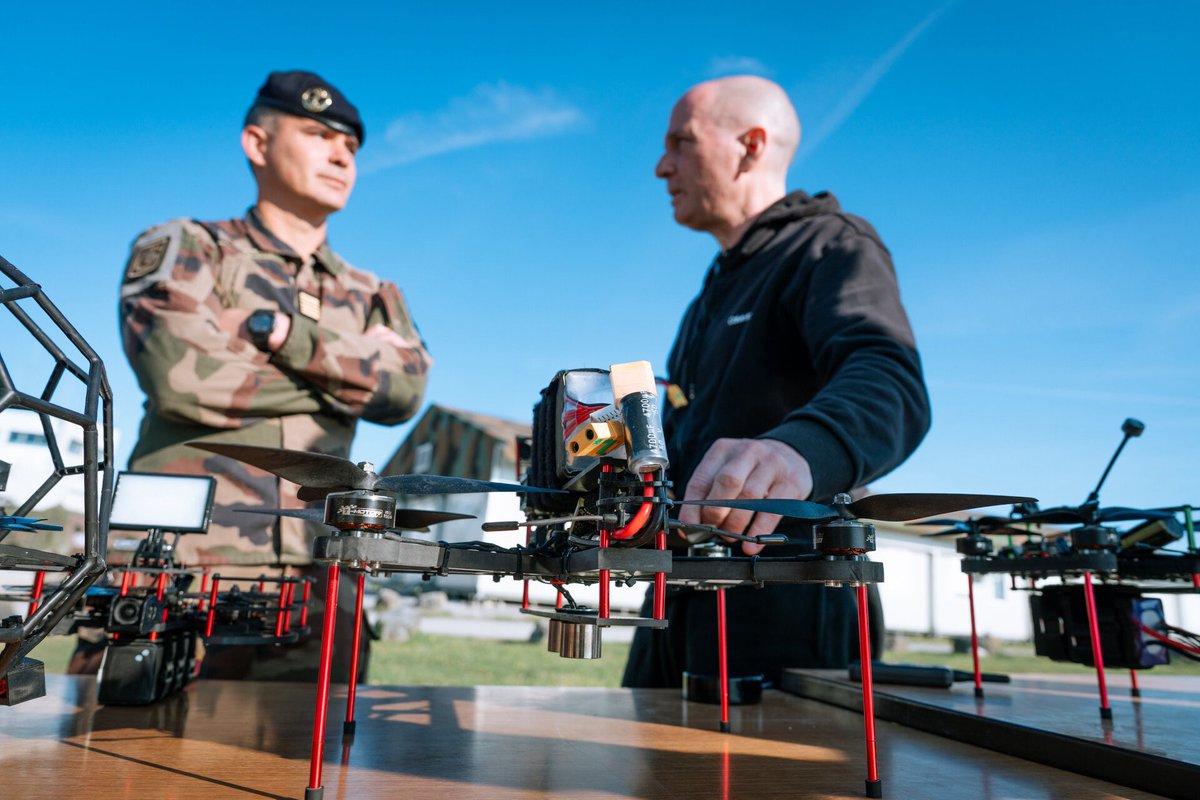 CDC_21eRIMa's tweet photo. 🎯 Tester, innover, s’adapter.
ASexpert est venu éprouver ses drones aux côtés du 21e RIMa, dans les zones complexes du CENZUB. Une démonstration concrète en environnement contraint.
#21eRIMa #Drones #6eBLB #CIADA #CENZUB https://t.co/ij1eLcYeGe