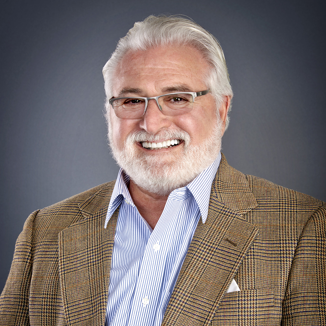 cdfi's tweet image. Honoring Andrew Gordon, CCDFI Executive Advisor, for 35+ years of service and leadership 🌟

At the Native CDFI Capital Access Convening, @Oweesta presented a handmade quilt recognizing Andy’s lasting impact on Native communities. 🏅

#CCDFI #CDFI #NativeCDFIs #IndianCountry