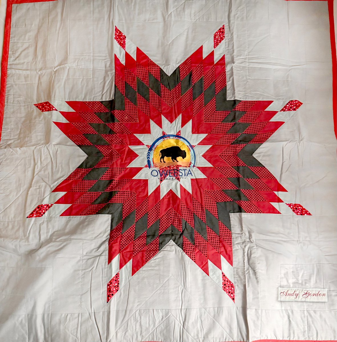 cdfi's tweet image. Honoring Andrew Gordon, CCDFI Executive Advisor, for 35+ years of service and leadership 🌟

At the Native CDFI Capital Access Convening, @Oweesta presented a handmade quilt recognizing Andy’s lasting impact on Native communities. 🏅

#CCDFI #CDFI #NativeCDFIs #IndianCountry