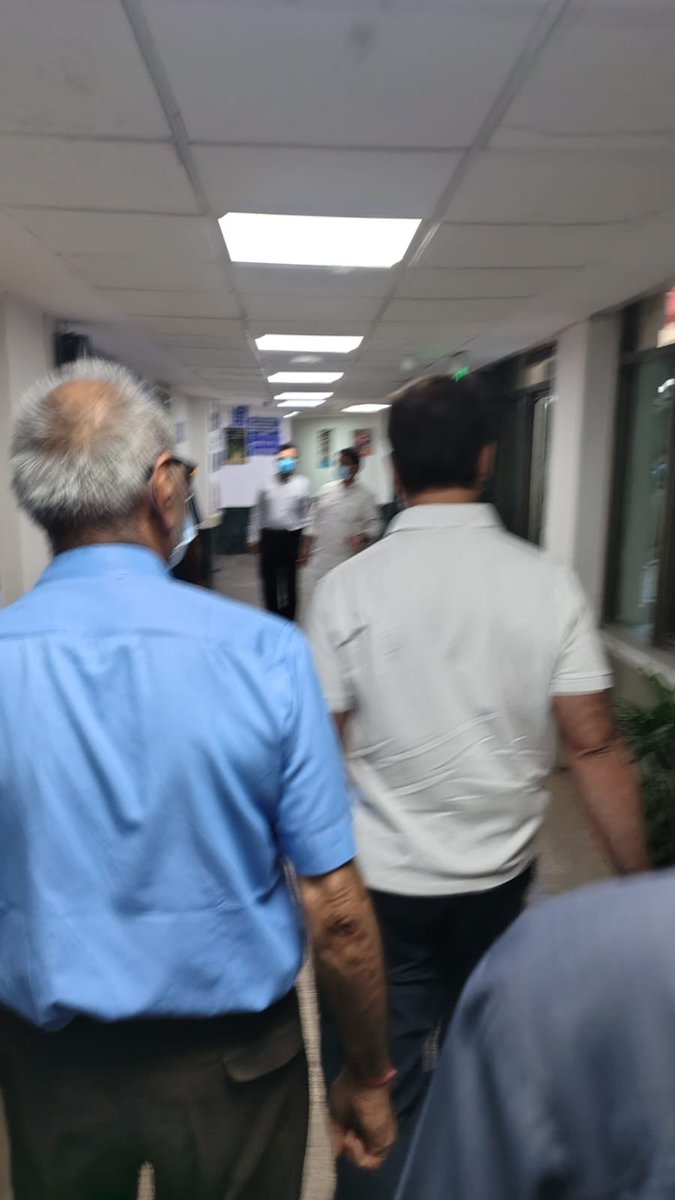 Supriya Shrinate (@supriyashrinate) on Twitter photo आज शाम नेता विपक्ष <a href="/RahulGandhi/">Rahul Gandhi</a> ने जम्मू-कश्मीर के पूर्व राज्यपाल <a href="/SatyapalMalik6/">Satyapal Malik</a> जी से अस्पताल में मुलाकात करके उनके स्वास्थ्य के बारे में जानकारी ली और शीघ्र स्वास्थ लाभ की शुभकामनाएं दीं आज शाम नेता विपक्ष <a href="/RahulGandhi/">Rahul Gandhi</a> ने जम्मू-कश्मीर के पूर्व राज्यपाल <a href="/SatyapalMalik6/">Satyapal Malik</a> जी से अस्पताल में मुलाकात करके उनके स्वास्थ्य के बारे में जानकारी ली और शीघ्र स्वास्थ लाभ की शुभकामनाएं दीं