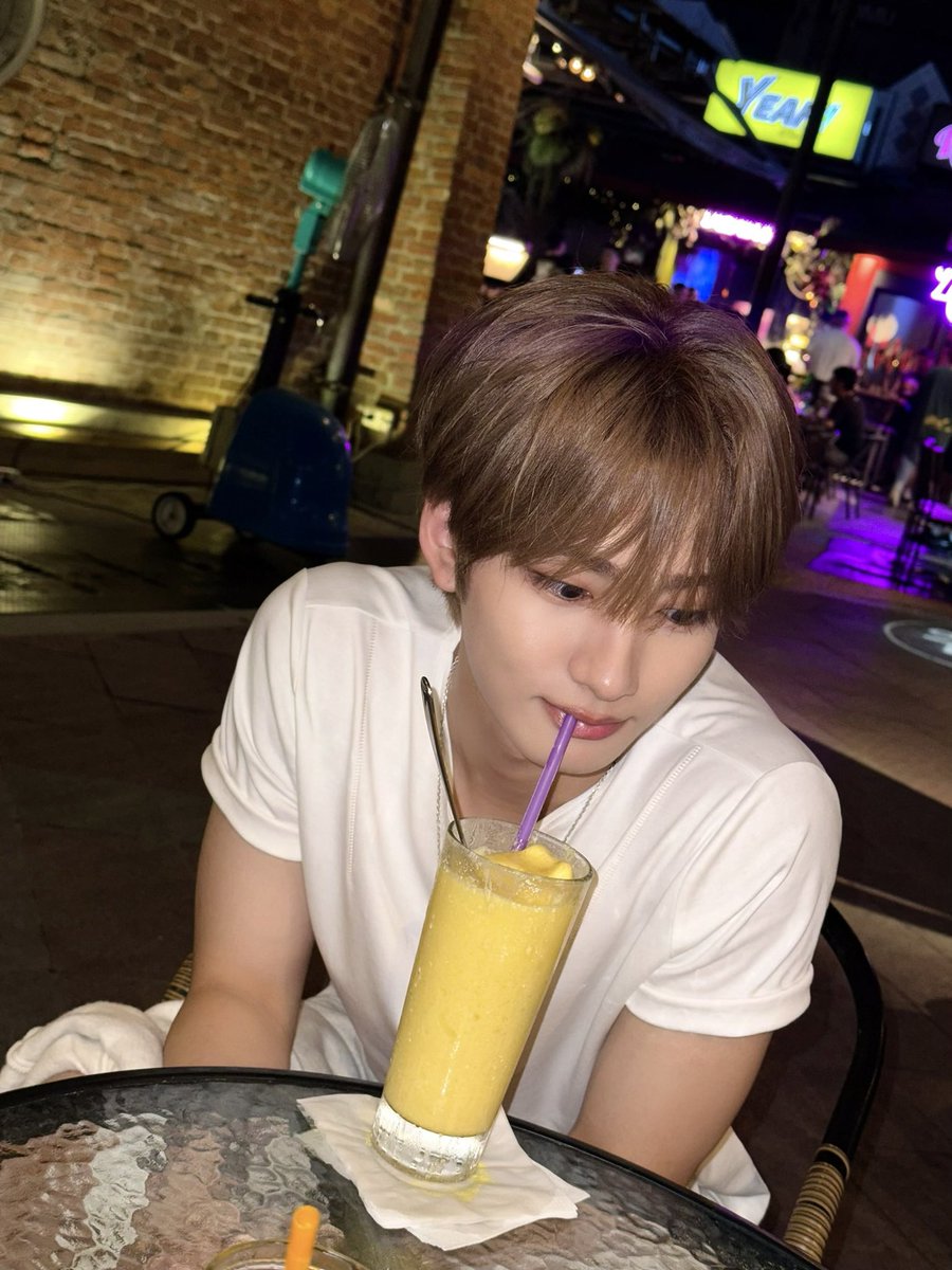 첼 tweet media