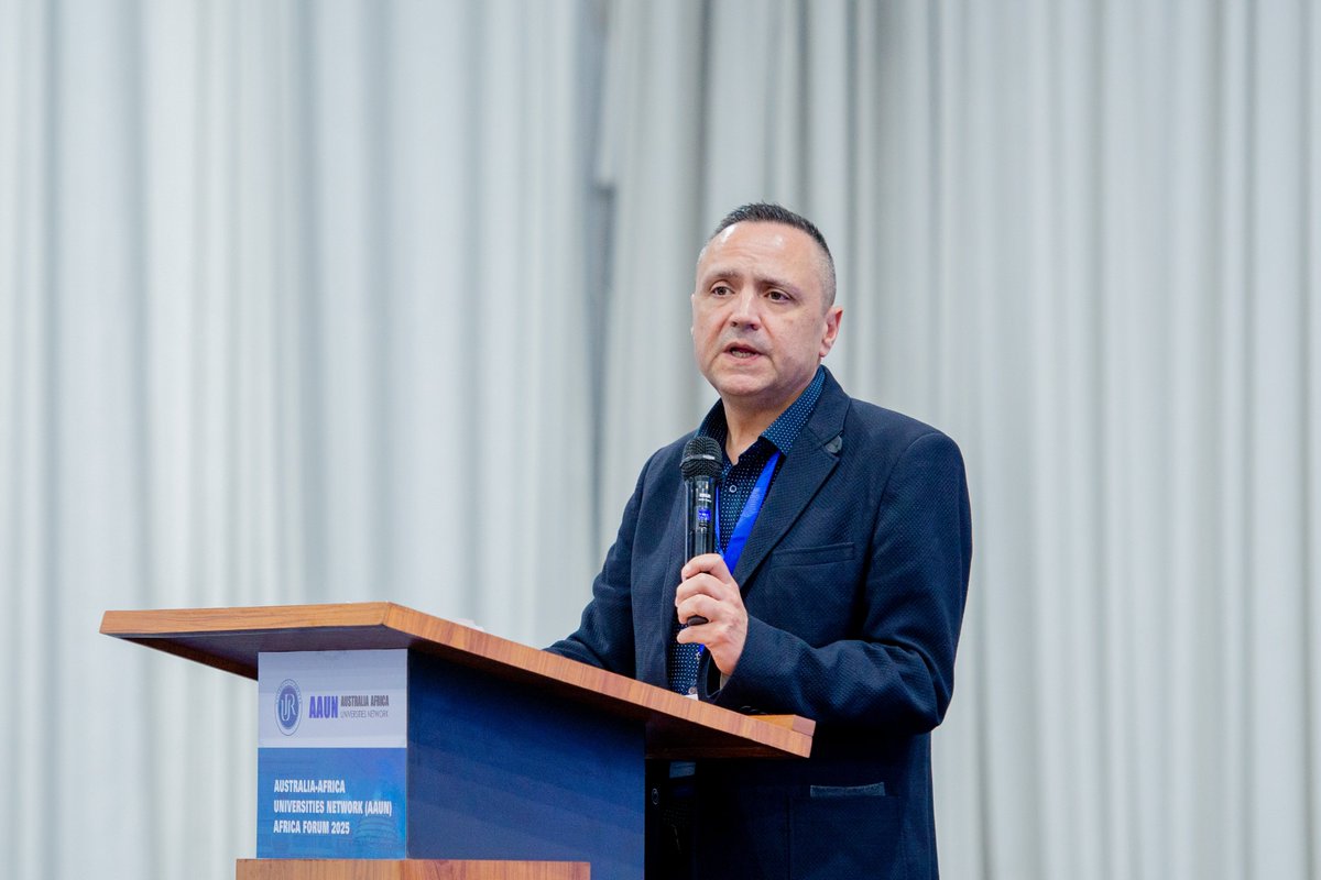 Uni_Rwanda's tweet photo. Speaking at the 2025 #AAUN Africa Forum, Prof. Aldo Stroebel from @UniMpumalanga and #AAUN Co-Chair (Africa) called on universities to keep pace with industry needs by ensuring that courses are supported and driven by AI. He noted that #Rwanda, #SouthAfrica and #Mauritius are the only countries in sub-Saharan Africa to have obtained AI readiness scores; an achievement that compares favorably to many other countries around the world.