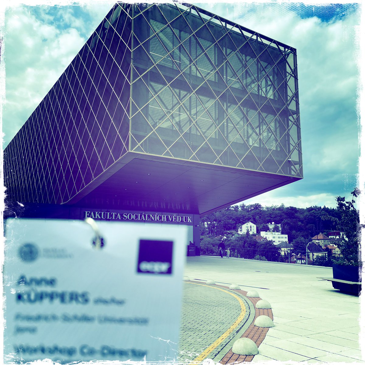 It’s a wrap! 🙌 One week of deep dives into conspiracy theories at the #ECPR Joint Sessions in Prague. Thanks to all the presenters in our workshop for the super interesting papers and for pushing the conversation forward 🤓
