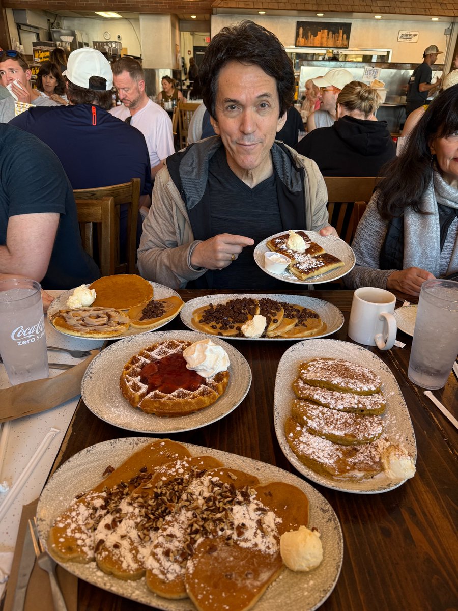 𝐌𝐢𝐭𝐜𝐡 𝐀𝐥𝐛𝐨𝐦 tweet media