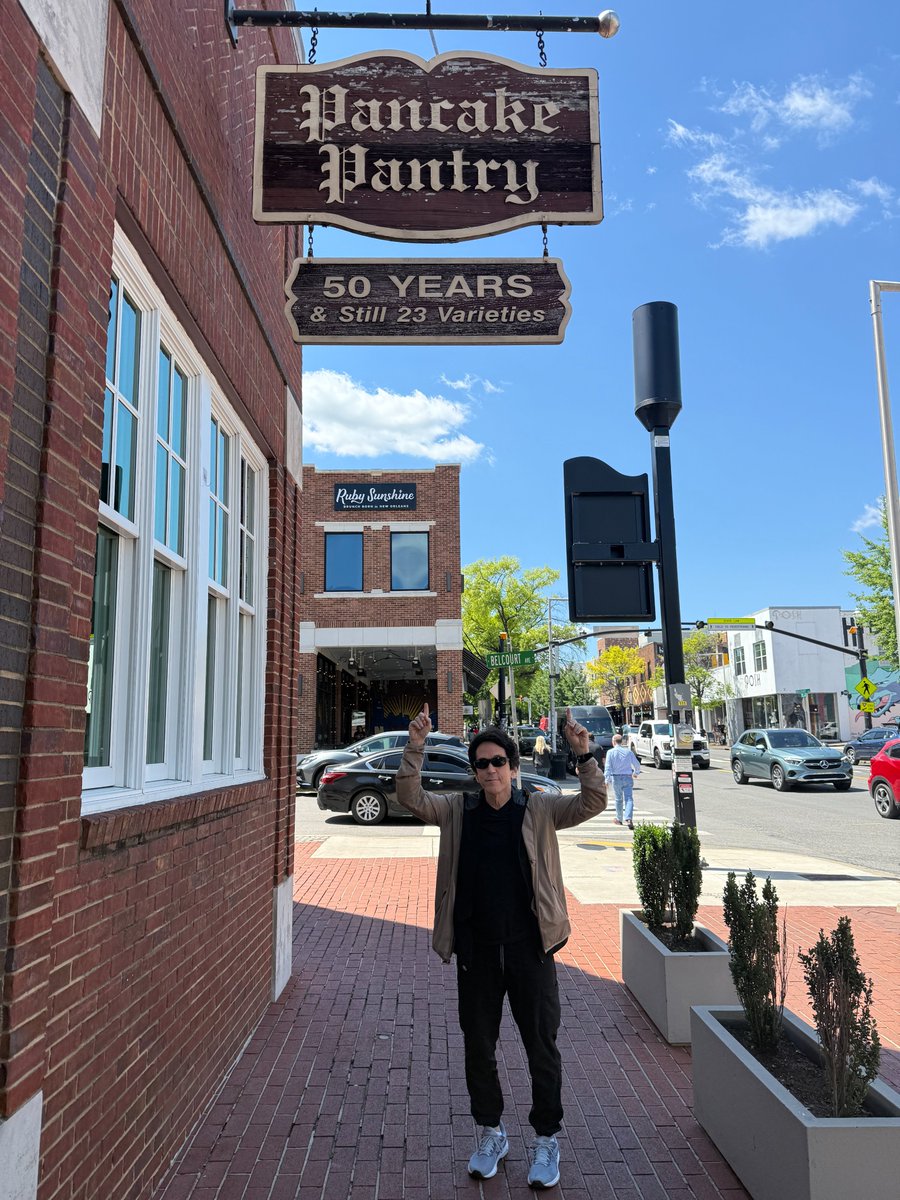 𝐌𝐢𝐭𝐜𝐡 𝐀𝐥𝐛𝐨𝐦 tweet media