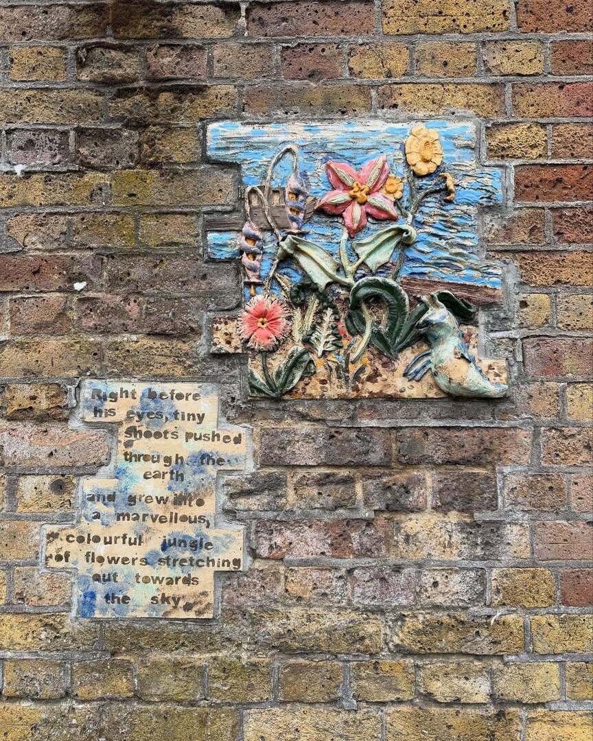 Timothy_Hughes's tweet photo. Astride the Meridian - a round trip exploring Greenwich #walking #walkinguk #walkingaround #walkingonthestreet #greenwich #meridian #london #london🇬🇧 #londonist #londonforyou #londoner #londoners #londonerslondon #thames #thamesriver #thamespath #riverth… https://t.co/T90ynBwkQT https://t.co/acfXlT51Nv