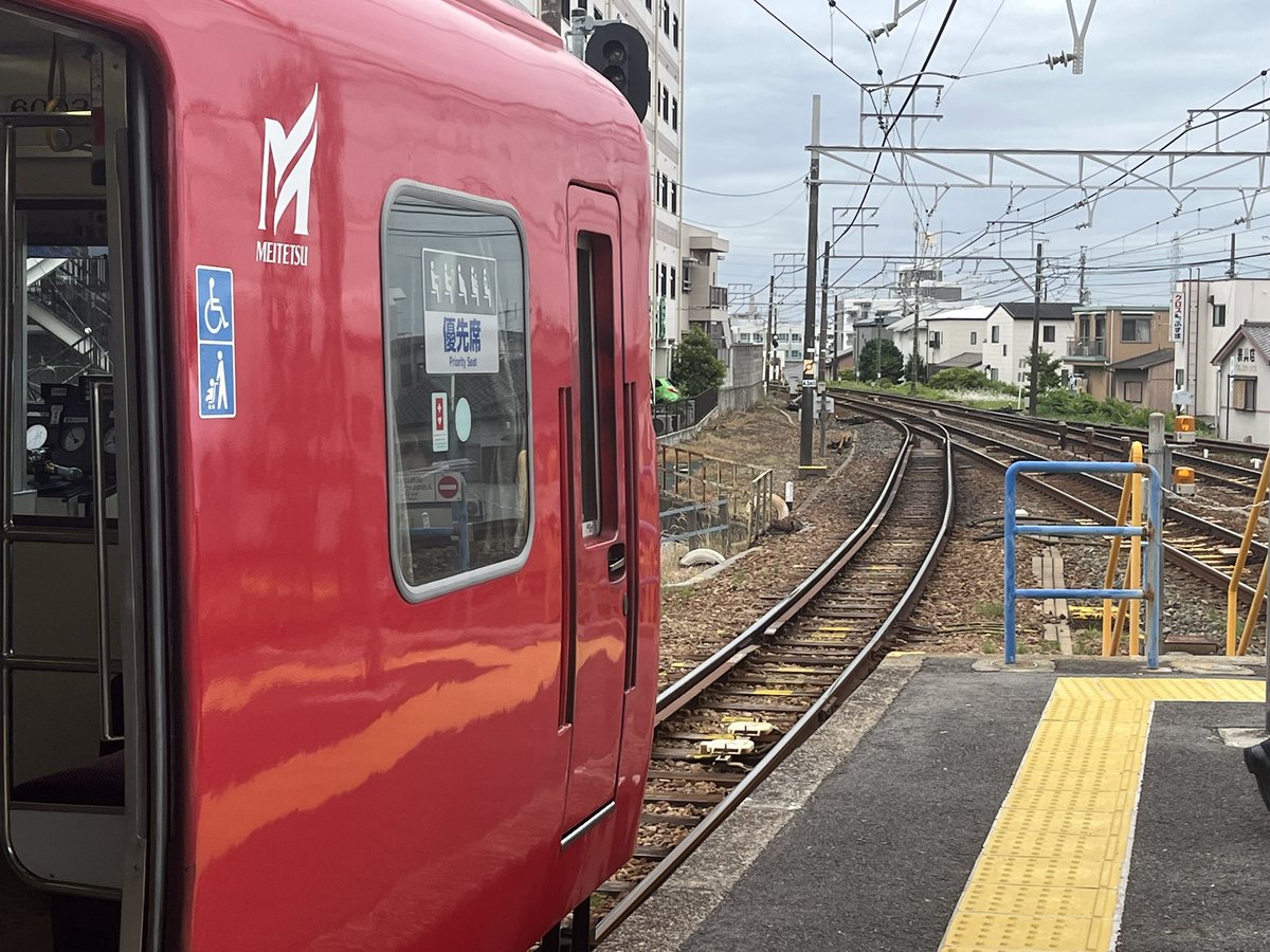 NAKANO1052121's tweet photo. なんか目覚めちゃったからツイート
金曜日の学校のいつもの乗る時間帯の電車が引退１週間前の最後の4両6000系で
嬉しすぎた　#6003f https://t.co/O6sLSPcc26