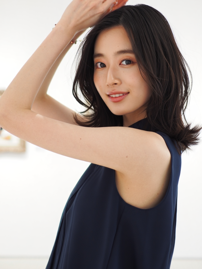 agi_aibusi's tweet photo. 【3日間限定】
←1枚のAI美女　　顔固定して差分量産→
・スマホで簡単
・無料でOK
・私服/水着も自由自在
やり方～注意点までまとめた記事を
期間限定で無料公開！

▼受取方法
✅いいね
✅←の美女、AIって分かった？
【わかる／わからん】リプ！

※引用で「爆美女プロンプトセット」もプレゼント https://t.co/bpR703W7Zq