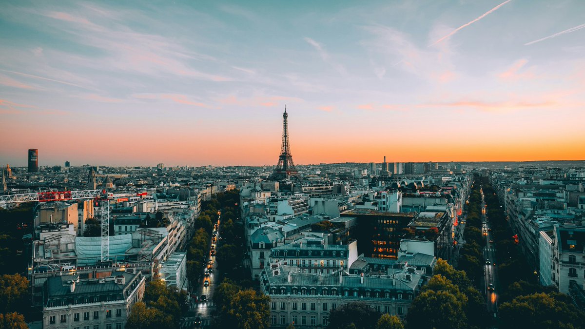 alphacityinc's tweet photo. 3/
2. Capital that moves
Ideas die without early-stage fuel.
Paris 5x’d its startup value since 2017 because capital started flowing faster and earlier. https://t.co/6s4GShtHxL