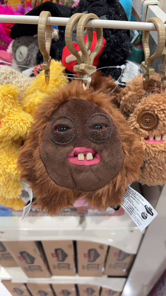 eieijustin's tweet image. Gw tadi liat fugler jelek bgt yg mukanya literal MAKE NI ORANG