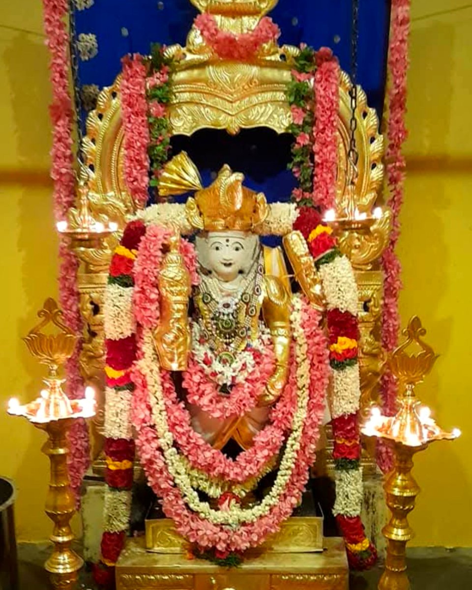 ChendurMuruga's tweet photo. முருகன் என்றால் அழகன் என்று
தமிழ்மொழி கூறும்!
அழகன் எந்தன் குமரன் என்று 
மனமொழி கூறும்!

உயிர் இனங்கள் ஒன்றை ஒன்று வாழ்த்திடும் போது அதன் உள்ளிருந்து வாழ்த்துவது
உன் அருள் அன்றோ கந்தா!
உன் அருளன்றோ முருகா!

#முருகாசரணம் 🐓🦚
#MurugaSaranam
#मुरुगा_चरणों
#murugansongs
#festival https://t.co/IbmF6wP7LR