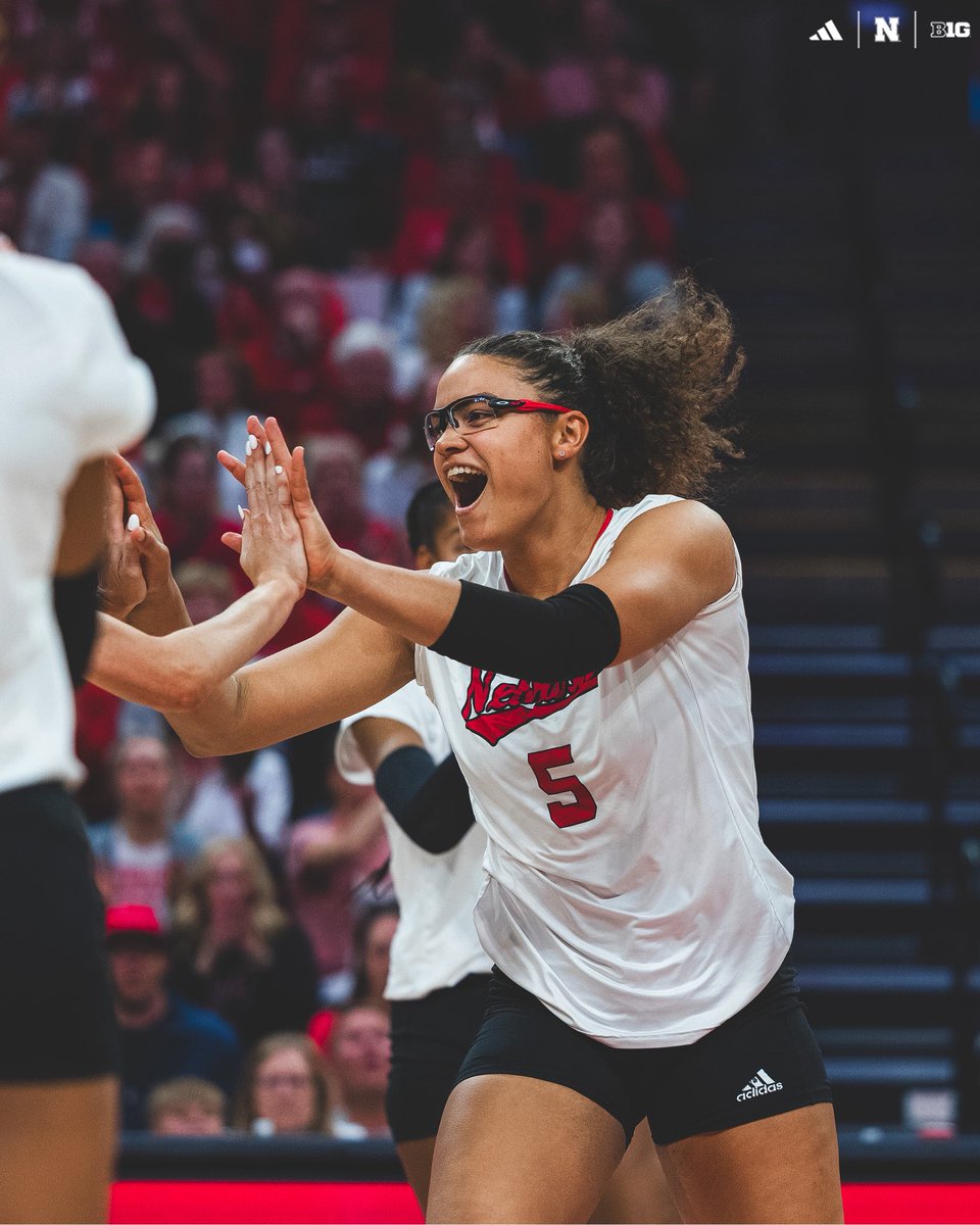 exactly 13 fridays out from first serve but who’s counting ¯\_(ツ)_/¯ #wemissit #andhuskernation #seeuthere