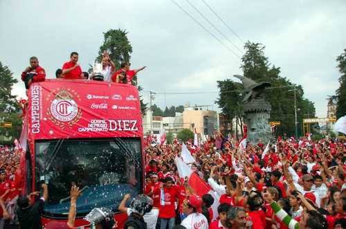 OEscarlata_'s tweet photo. Las calles no olvidan aquel 23 de Mayo del 2010. 😭👹❤️🏆 https://t.co/ktJcM6meT6