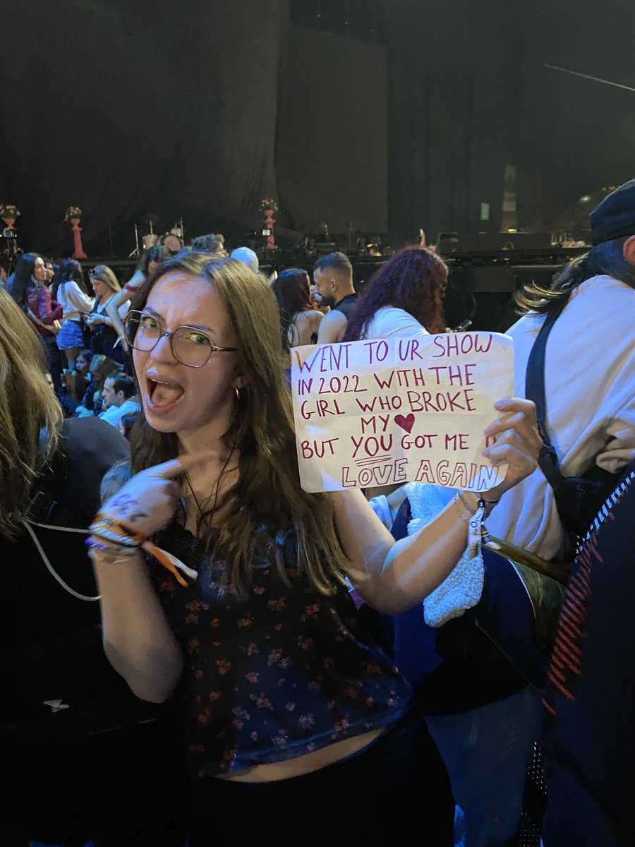 lilou🪩 tweet media