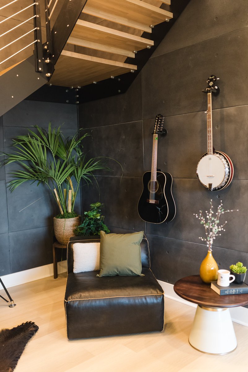 DistinctveDsgns's tweet image. Luxury Décor That Lasts
In luxury spaces, first impressions matter—and so does consistency.
✔ No water
 ✔ No wilting
 ✔ Always photo-ready

Trusted by hotels, resorts, retailers, and designers for over 30 years.  

#ArtificialFloral  #FauxFlorals  #DistinctiveDesigns