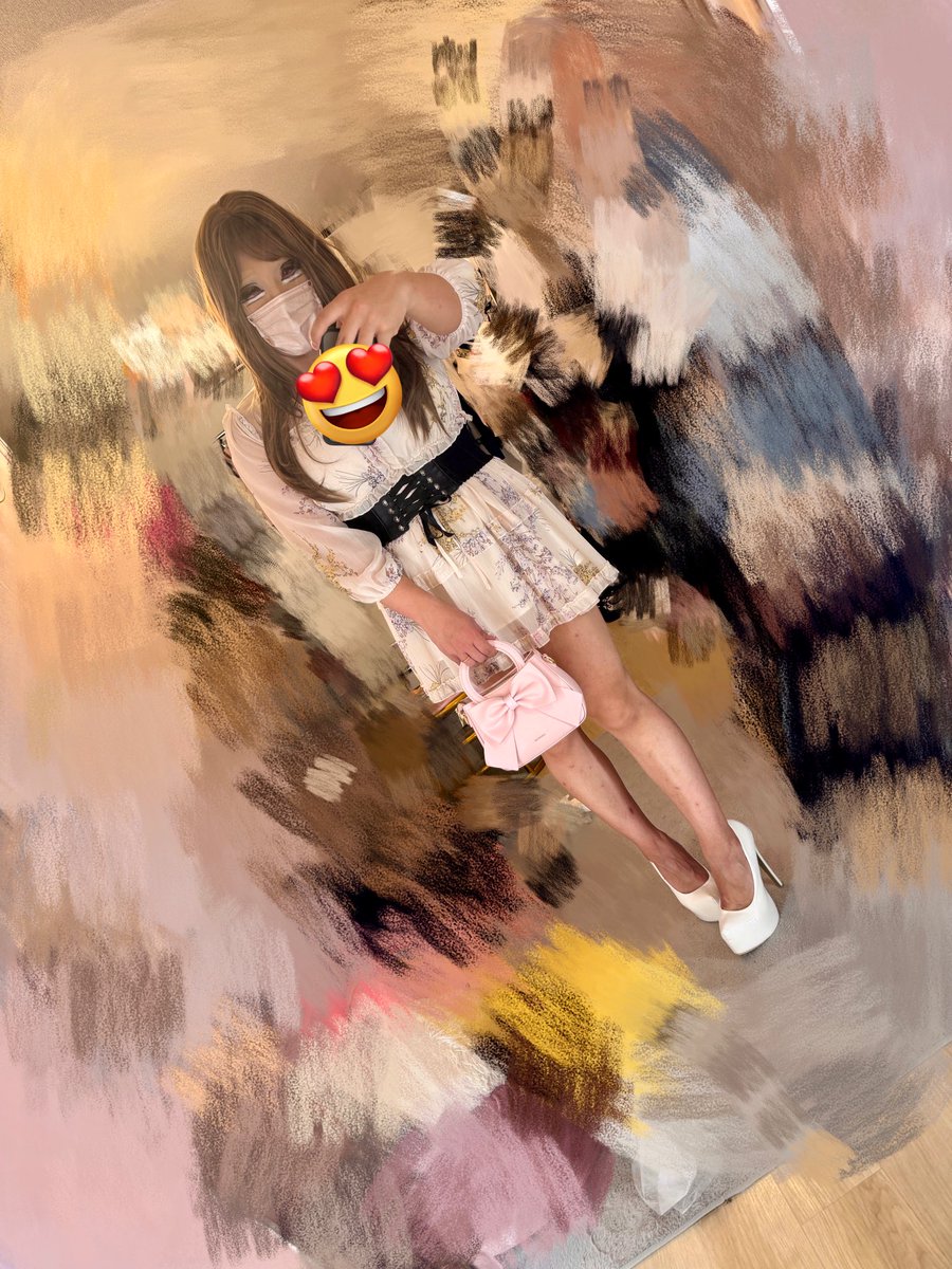 このハイヒールお気に入りだったけど
似合う服持ってなくて出番なかったけど
出番増えそう！
#フィメールマスク 
#ハイヒール 
#男の娘